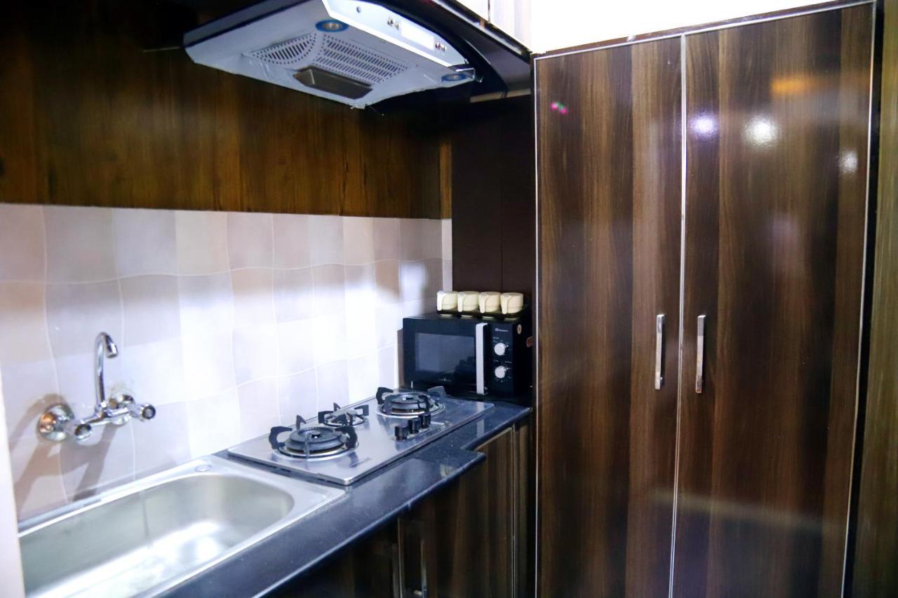 Adara Suites Lahore Exteriör bild