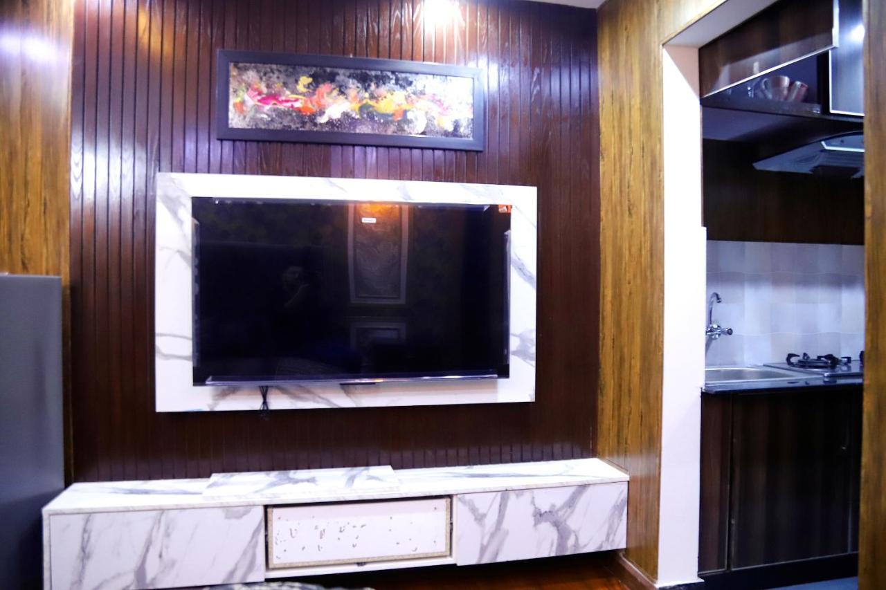 Adara Suites Lahore Exteriör bild