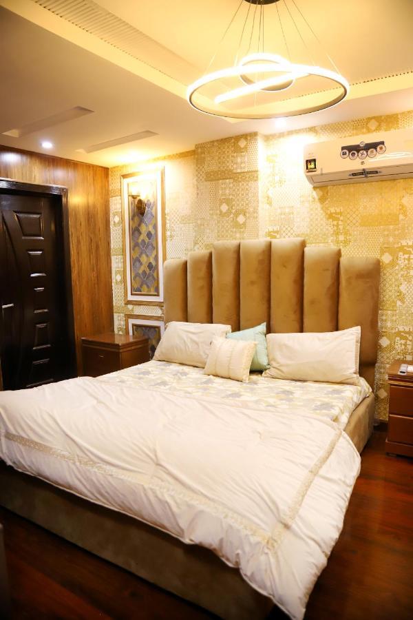 Adara Suites Lahore Exteriör bild