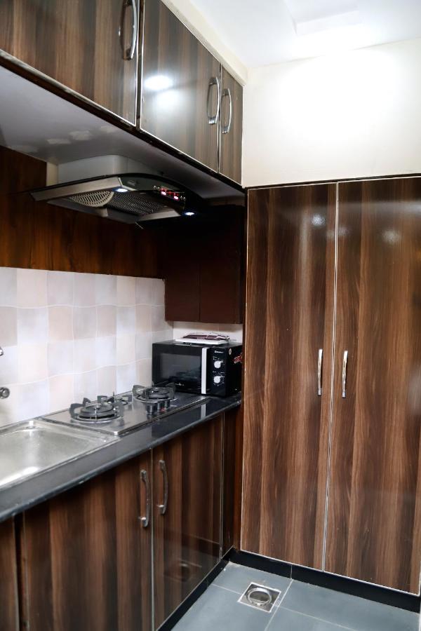 Adara Suites Lahore Exteriör bild