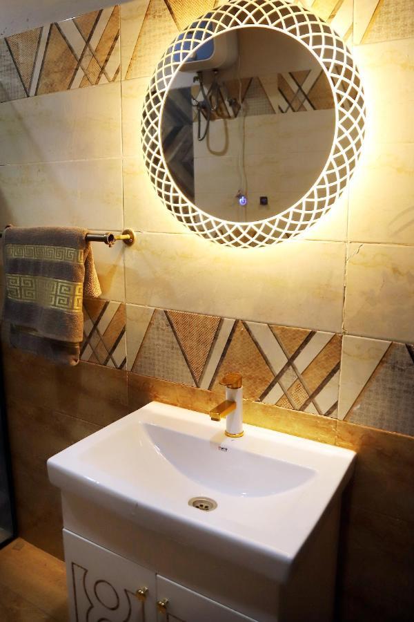 Adara Suites Lahore Exteriör bild