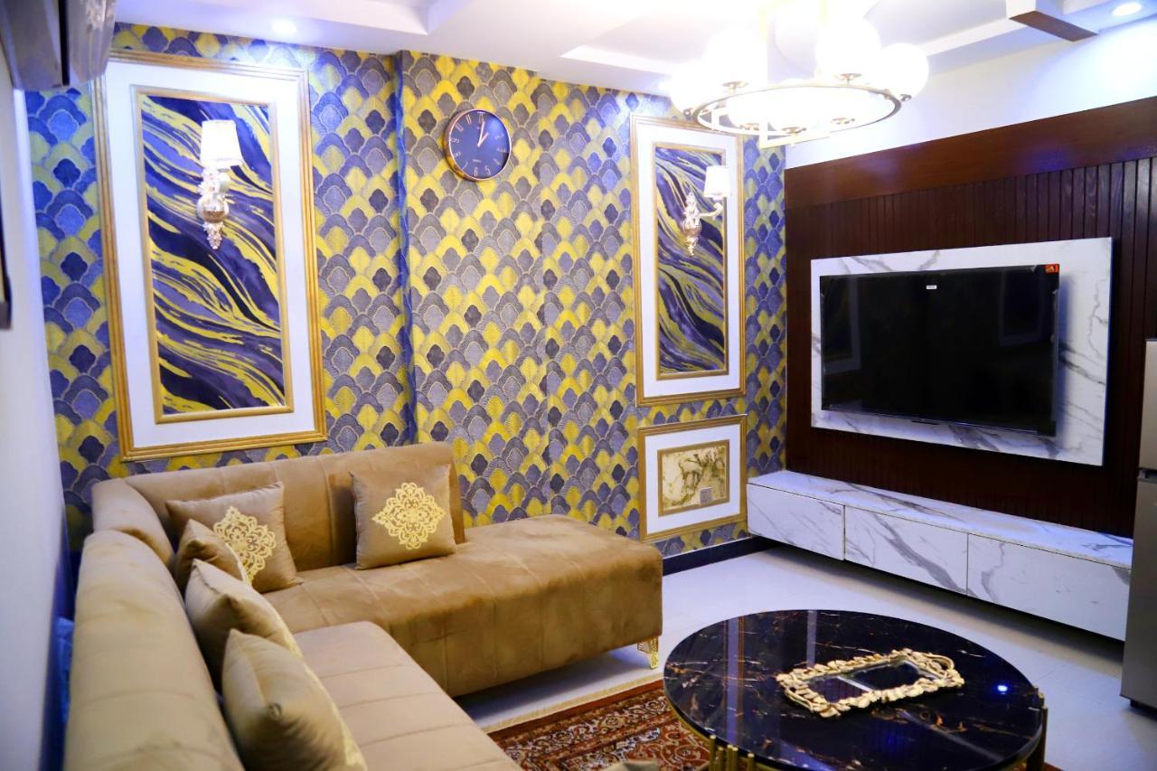 Adara Suites Lahore Exteriör bild