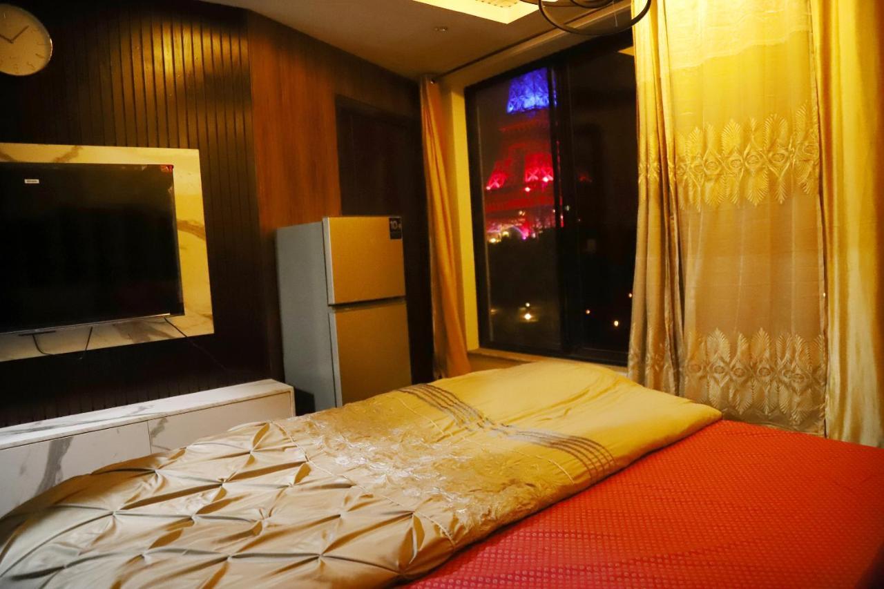 Adara Suites Lahore Exteriör bild