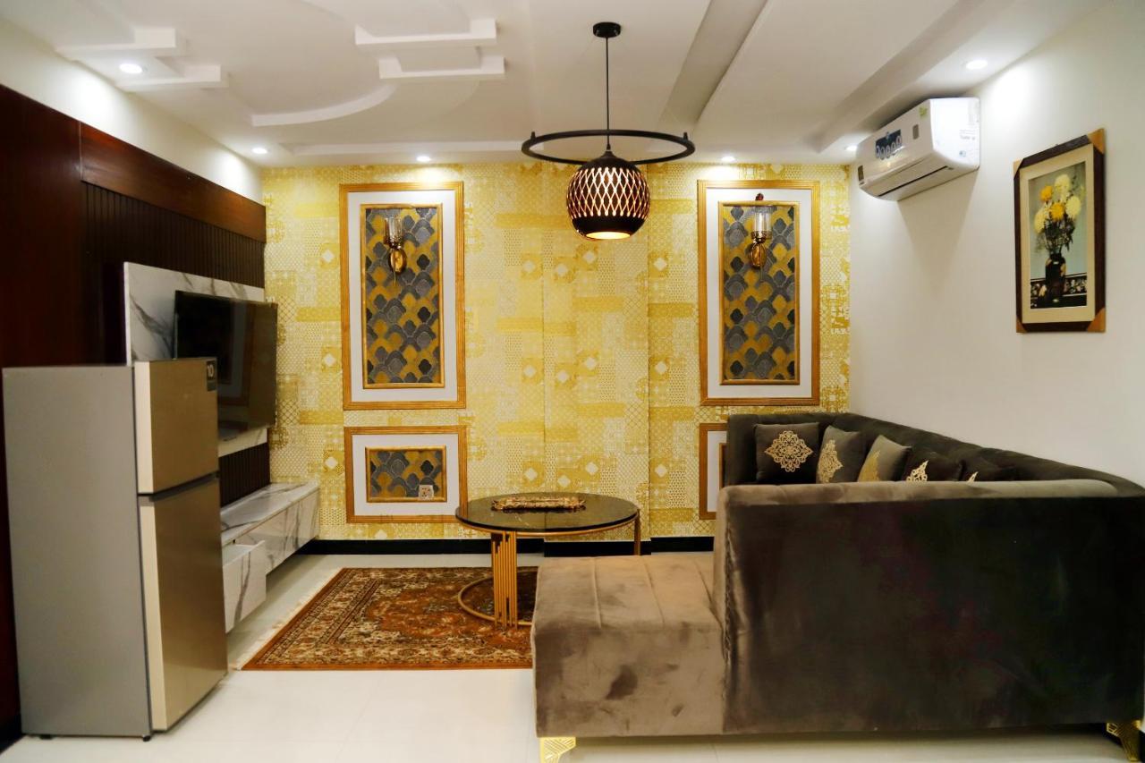 Adara Suites Lahore Exteriör bild