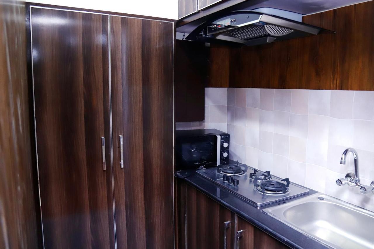Adara Suites Lahore Exteriör bild