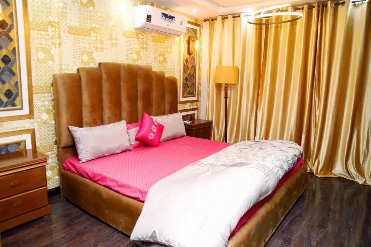 Adara Suites Lahore Exteriör bild