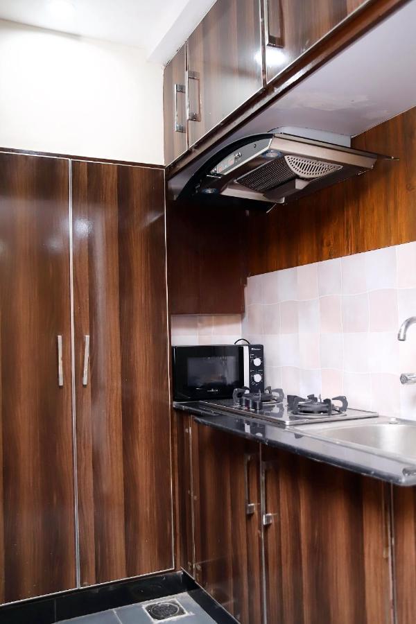 Adara Suites Lahore Exteriör bild