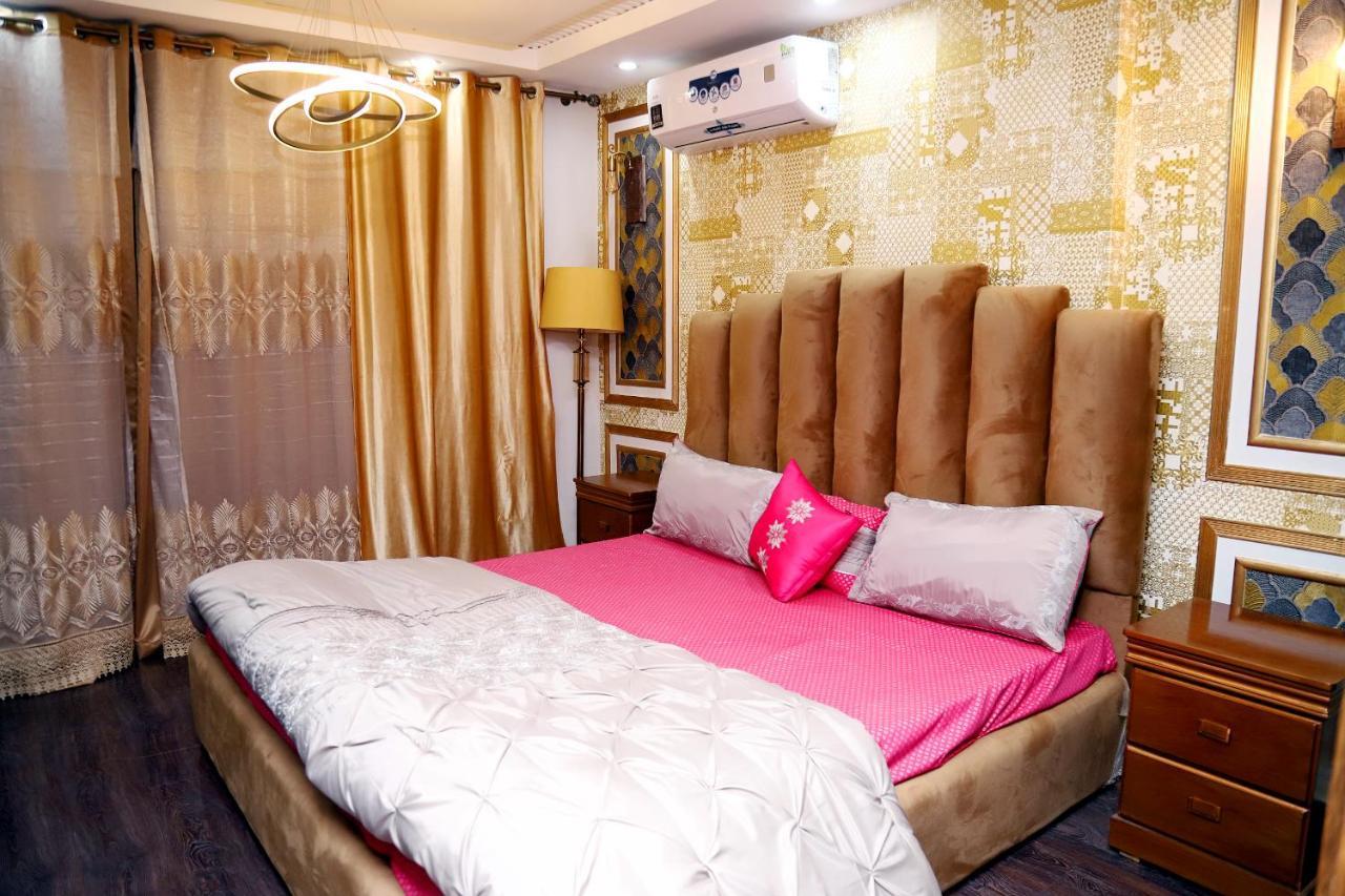 Adara Suites Lahore Exteriör bild