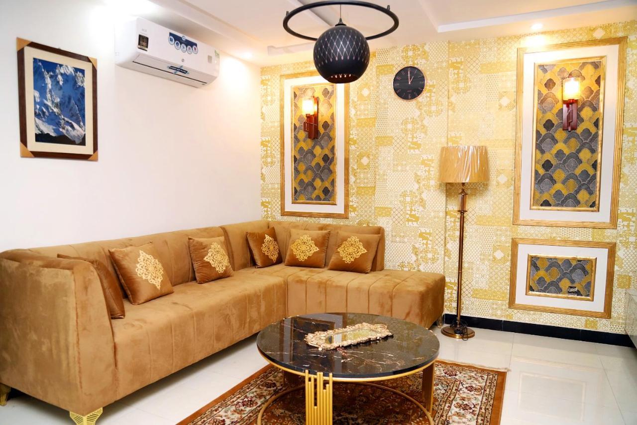 Adara Suites Lahore Exteriör bild