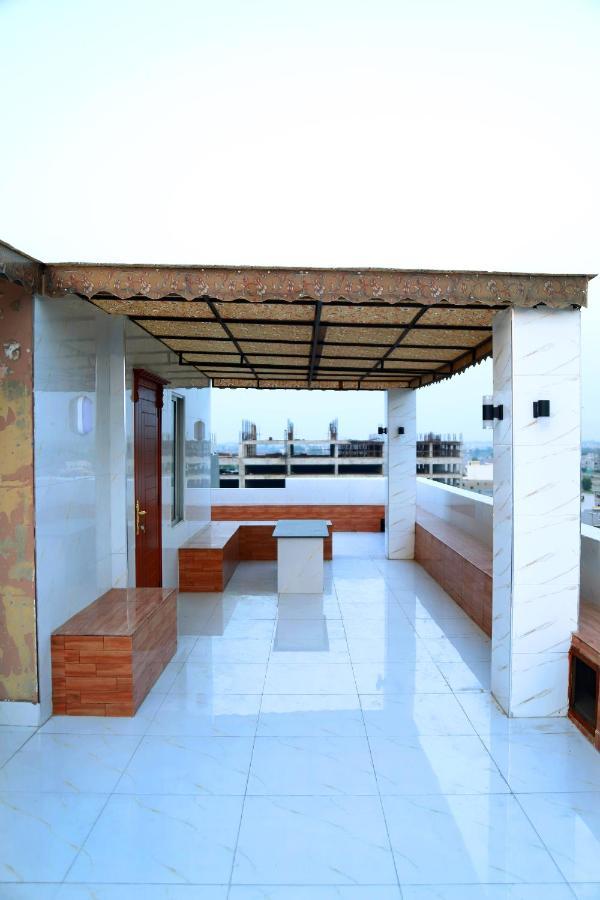 Adara Suites Lahore Exteriör bild